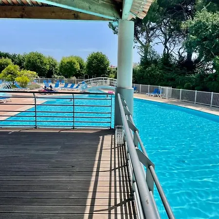 Le Petit T3 Face Au Golf Avec Piscine Διαμέρισμα